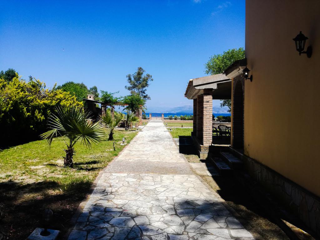 לפקימי Antonia Beachfront Villa מראה חיצוני תמונה